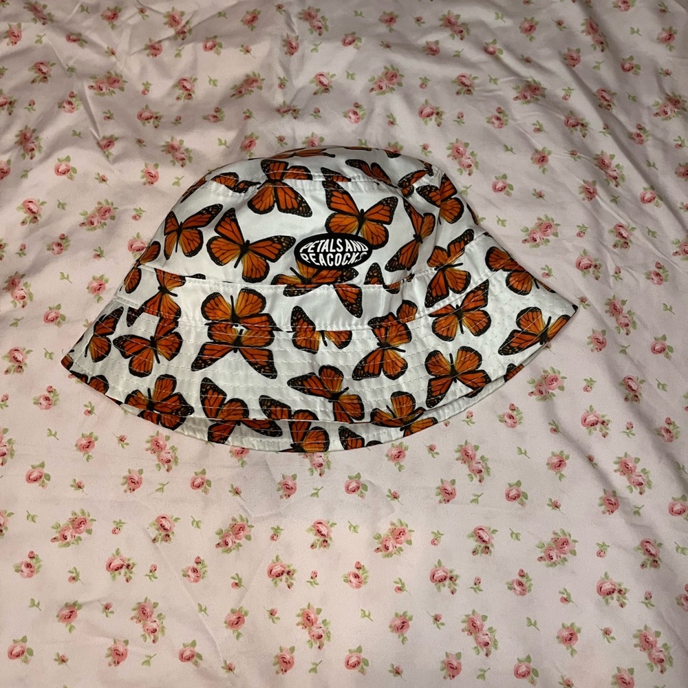 Bucket hat